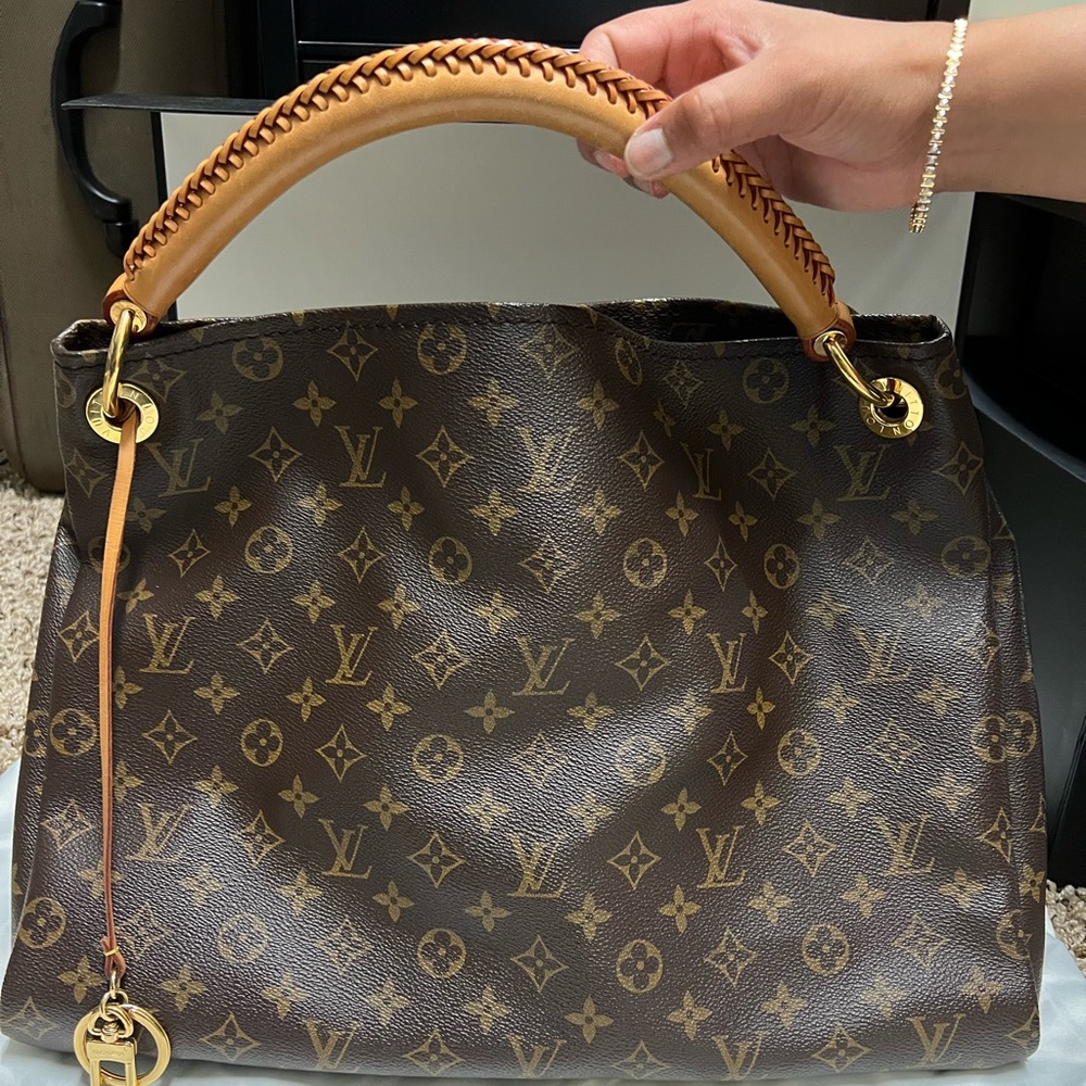 Louis Vuitton Artsy